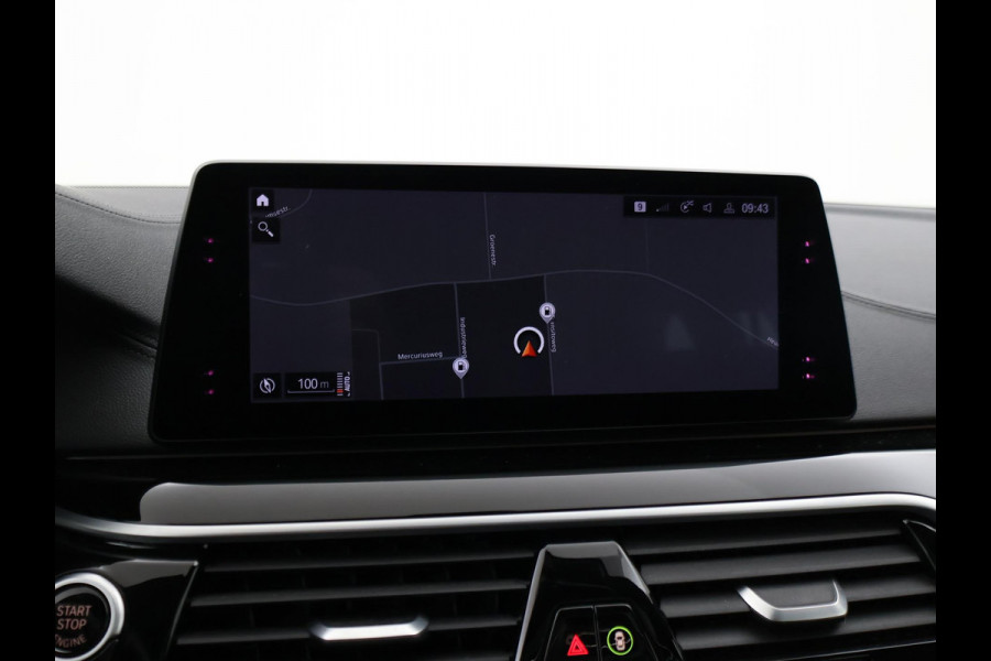 BMW 5 Serie Touring 520i HE LUXURY + PANORAMA | HEAD-UP | LIVE COCKPIT | 1e EIGENAAR | SFEERVERLICHTING | LEDER