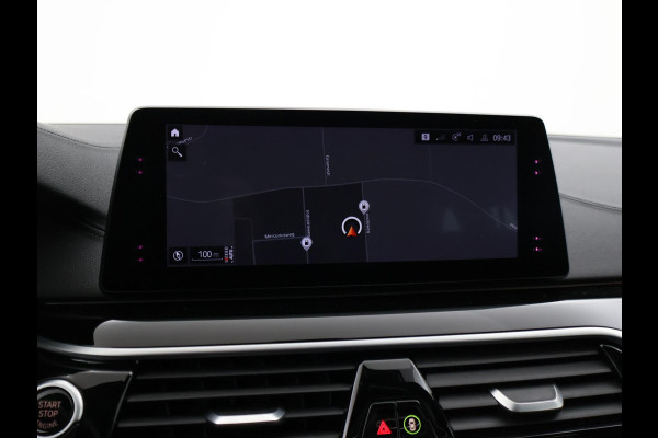 BMW 5 Serie Touring 520i HE LUXURY + PANORAMA | HEAD-UP | LIVE COCKPIT | 1e EIGENAAR | SFEERVERLICHTING | LEDER