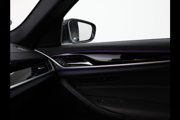 BMW 5 Serie Touring 520i HE LUXURY + PANORAMA | HEAD-UP | LIVE COCKPIT | 1e EIGENAAR | SFEERVERLICHTING | LEDER