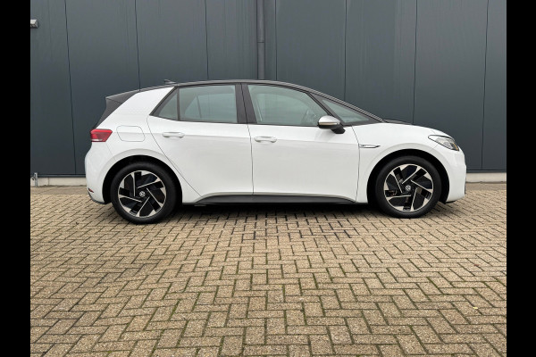 Volkswagen ID.3 First 58 kWh * Steunhaak * Navigatie * Parkeersensoren * Adaptieve Cruise *