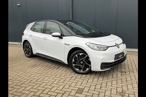 Volkswagen ID.3 First 58 kWh * Steunhaak * Navigatie * Parkeersensoren * Adaptieve Cruise *