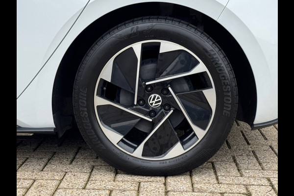 Volkswagen ID.3 First 58 kWh * Steunhaak * Navigatie * Parkeersensoren * Adaptieve Cruise *