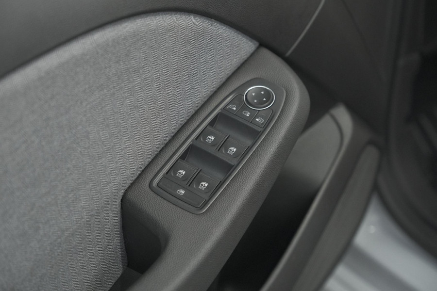 Renault Clio 1.6 E-Tech Full Hybrid 145 techno | 360 Camera | Adaptieve Cruise Control | Dodehoekdetectie | 9.3 Inch Groot Scherm