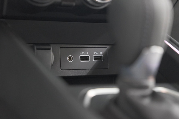 Renault Clio 1.6 E-Tech Full Hybrid 145 techno | 360 Camera | Adaptieve Cruise Control | Dodehoekdetectie | 9.3 Inch Groot Scherm