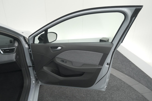 Renault Clio 1.6 E-Tech Full Hybrid 145 techno | 360 Camera | Adaptieve Cruise Control | Dodehoekdetectie | 9.3 Inch Groot Scherm