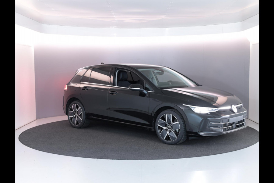 Volkswagen Golf 1.5 eHybrid Style Edition 204PK PHEV | Navigatie | Matrix koplampen | 18"LM velgen | Head up Display |