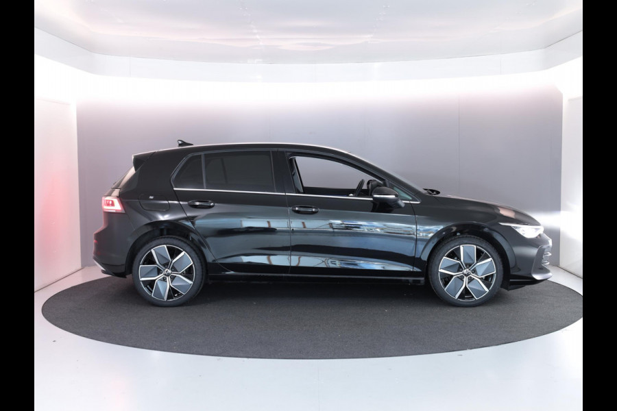Volkswagen Golf 1.5 eHybrid Style Edition 204PK PHEV | Navigatie | Matrix koplampen | 18"LM velgen | Head up Display |