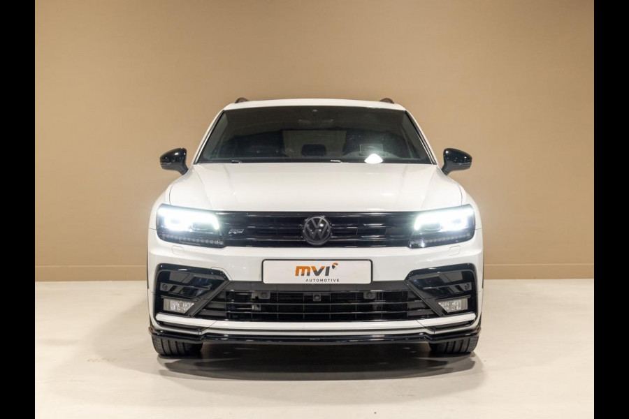 Volkswagen Tiguan 2.0 TSI 4Motion 2x R-Line Blackstyle / 230pk / Panoramadak / Trekhaak / Leder
