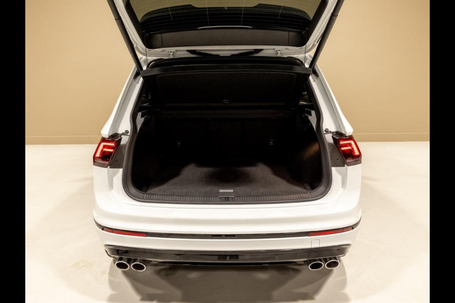 Volkswagen Tiguan 2.0 TSI 4Motion 2x R-Line Blackstyle / 230pk / Panoramadak / Trekhaak / Leder