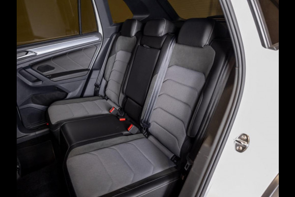 Volkswagen Tiguan 2.0 TSI 4Motion 2x R-Line Blackstyle / 230pk / Panoramadak / Trekhaak / Leder