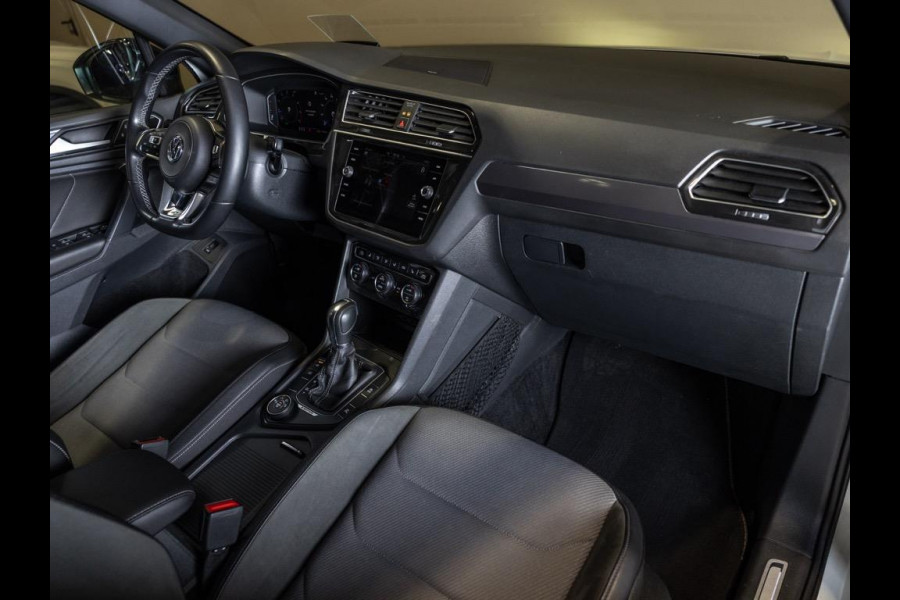 Volkswagen Tiguan 2.0 TSI 4Motion 2x R-Line Blackstyle / 230pk / Panoramadak / Trekhaak / Leder