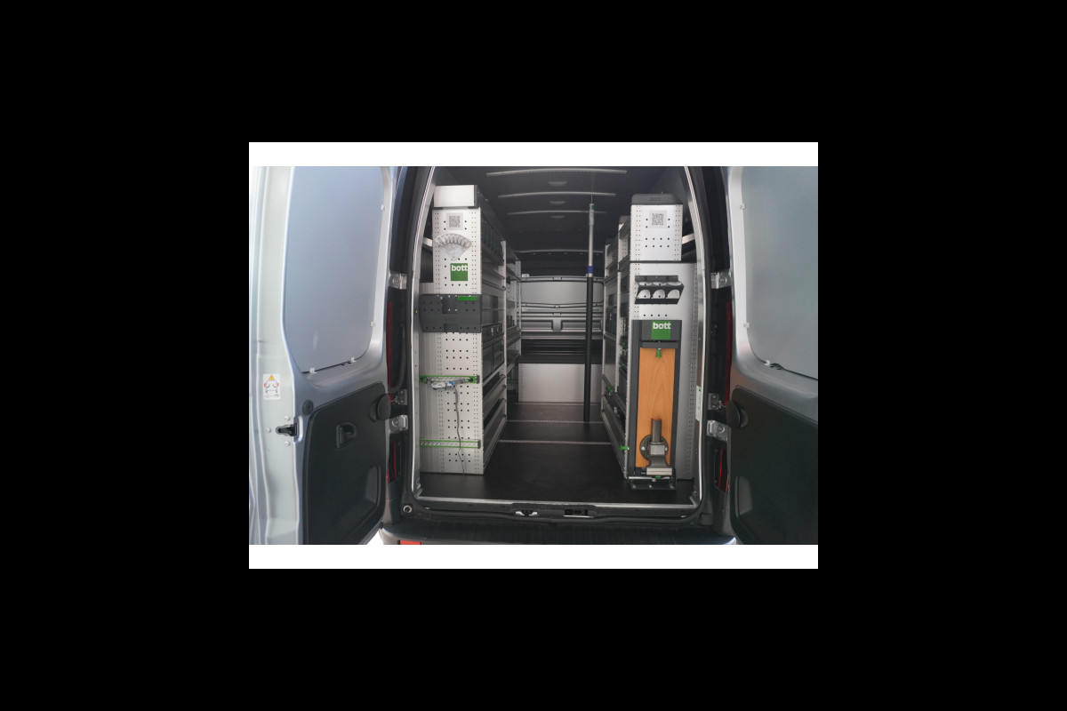 Renault Trafic 2.0 Blue dCi 170PK T30 L2H2 Complete BOTT Werkplaatsinrichting nr. V186 | Airco | Cruise | Navi | trekhaak