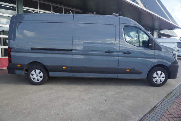 Renault Master T35 2.0 dCi 170PK L3H2 Extra Laadruimte inrichting nr. V110 | Airco | Cruise | Camera | Navi |  Oprijschans | Flitsbalk