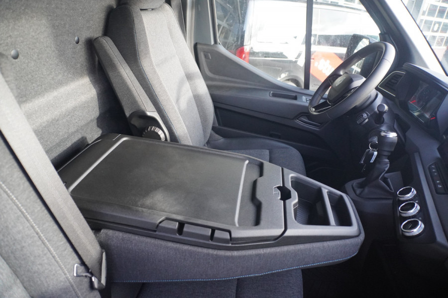 Renault Master T35 2.0 dCi 170PK L3H2 Extra Laadruimte inrichting nr. V110 | Airco | Cruise | Camera | Navi |  Oprijschans | Flitsbalk