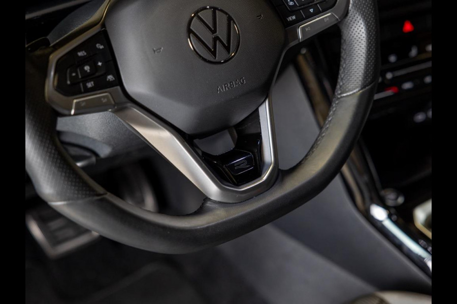 Volkswagen T-Roc 1.5 TSI R-Line Edition / 150pk / Stoel en stuur verwarming / Achteruitrij camera / Keyless /