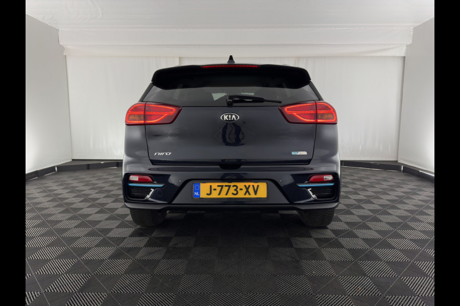 Kia e-Niro ExecutiveLine 64 kWh [ 3-Fase ] {SOH-100%} (INCL-BTW)  Aut.*HEATPUMP | LEATHER | FULL-LED | NAVI-FULLMAP | ADAPTIVE-CRUISE | CAMERA | MEMORY-PACK | LANE-ASSIST | KEYLESS | DIGI-COCKPIT | PRIVACY-GLASS | 17"ALU*