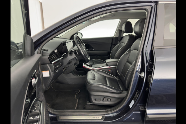 Kia e-Niro ExecutiveLine 64 kWh [ 3-Fase ] {SOH-100%} (INCL-BTW)  Aut.*HEATPUMP | LEATHER | FULL-LED | NAVI-FULLMAP | ADAPTIVE-CRUISE | CAMERA | MEMORY-PACK | LANE-ASSIST | KEYLESS | DIGI-COCKPIT | PRIVACY-GLASS | 17"ALU*