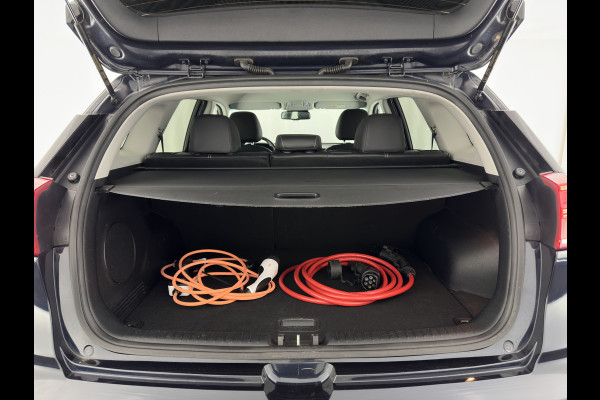 Kia e-Niro ExecutiveLine 64 kWh [ 3-Fase ] {SOH-100%} (INCL-BTW)  Aut.*HEATPUMP | LEATHER | FULL-LED | NAVI-FULLMAP | ADAPTIVE-CRUISE | CAMERA | MEMORY-PACK | LANE-ASSIST | KEYLESS | DIGI-COCKPIT | PRIVACY-GLASS | 17"ALU*