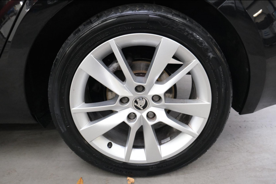 Škoda Octavia Combi 1.0 TSI Greentech Business Edition - N.A.P. Airco, Cruise, PDC, Navi, Trekhaak.