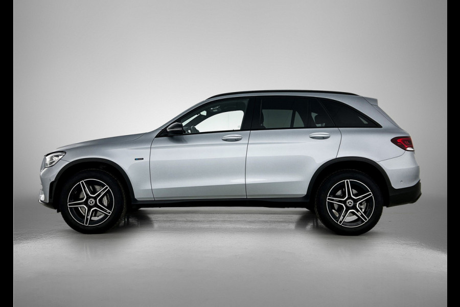Mercedes-Benz GLC 300 e 4MATIC Business Solution AMG 5 spaaks lichtmetalen velgen | Navigatie | Parking support met camera achter | Night pack | Inclusief 24 maanden MB Certified garantie voor Europa.