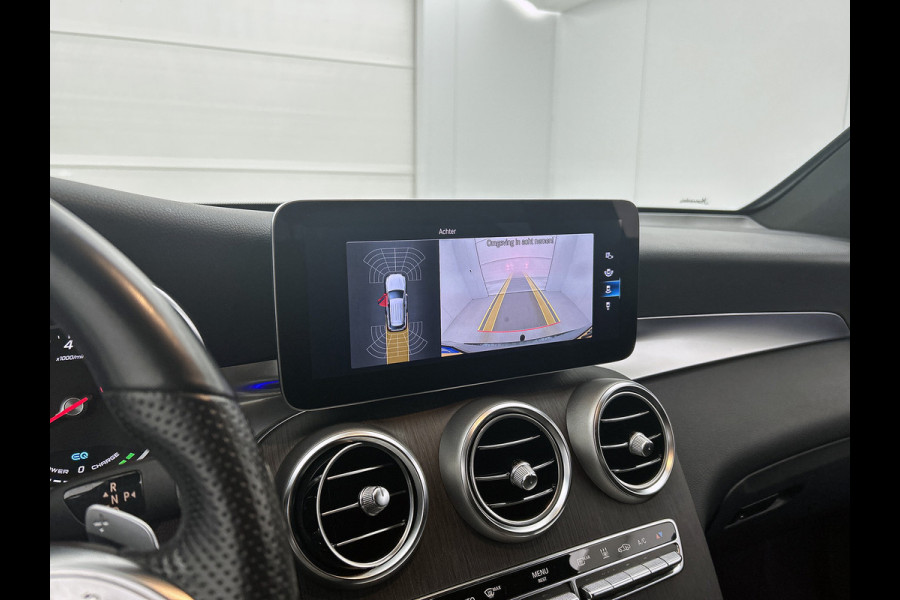 Mercedes-Benz GLC 300 e 4MATIC Business Solution AMG 5 spaaks lichtmetalen velgen | Navigatie | Parking support met camera achter | Night pack | Inclusief 24 maanden MB Certified garantie voor Europa.
