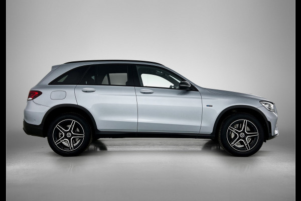 Mercedes-Benz GLC 300 e 4MATIC Business Solution AMG 5 spaaks lichtmetalen velgen | Navigatie | Parking support met camera achter | Night pack | Inclusief 24 maanden MB Certified garantie voor Europa.
