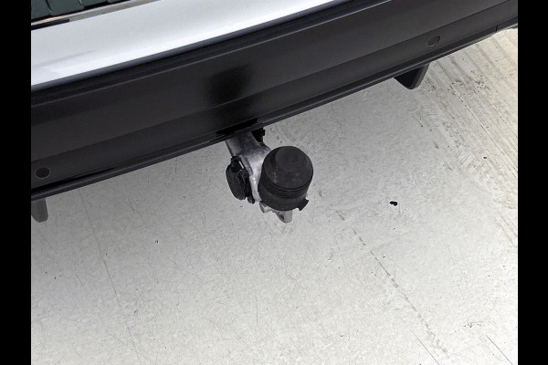 Mercedes-Benz GLC 300 e 4MATIC Business Solution AMG 5 spaaks lichtmetalen velgen | Navigatie | Parking support met camera achter | Night pack | Inclusief 24 maanden MB Certified garantie voor Europa.