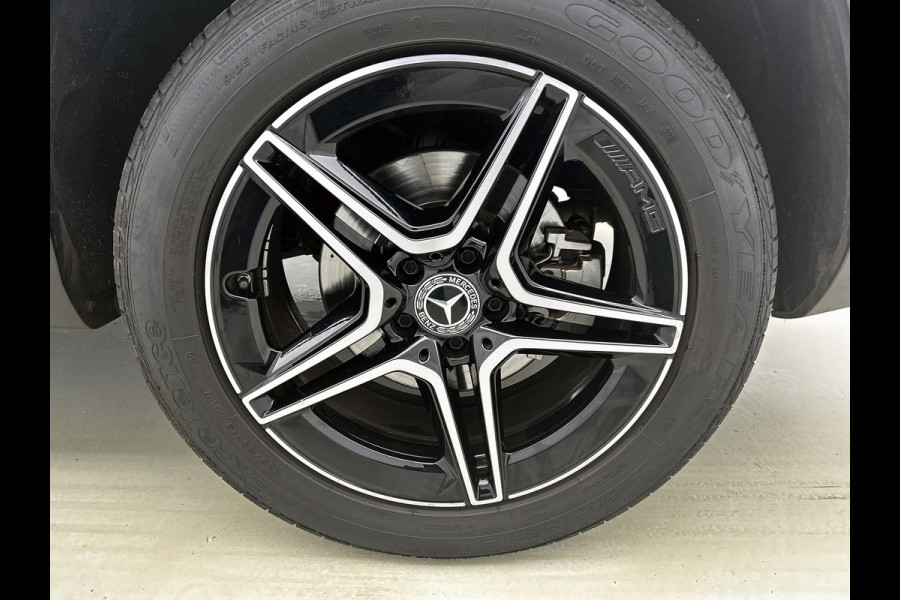 Mercedes-Benz GLC 300 e 4MATIC Business Solution AMG 5 spaaks lichtmetalen velgen | Navigatie | Parking support met camera achter | Night pack | Inclusief 24 maanden MB Certified garantie voor Europa.