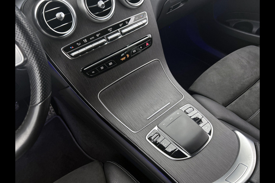 Mercedes-Benz GLC 300 e 4MATIC Business Solution AMG 5 spaaks lichtmetalen velgen | Navigatie | Parking support met camera achter | Night pack | Inclusief 24 maanden MB Certified garantie voor Europa.