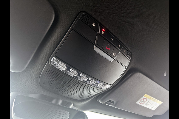Mercedes-Benz GLC 300 e 4MATIC Business Solution AMG 5 spaaks lichtmetalen velgen | Navigatie | Parking support met camera achter | Night pack | Inclusief 24 maanden MB Certified garantie voor Europa.