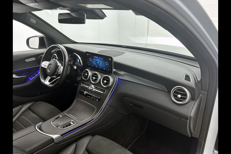 Mercedes-Benz GLC 300 e 4MATIC Business Solution AMG 5 spaaks lichtmetalen velgen | Navigatie | Parking support met camera achter | Night pack | Inclusief 24 maanden MB Certified garantie voor Europa.