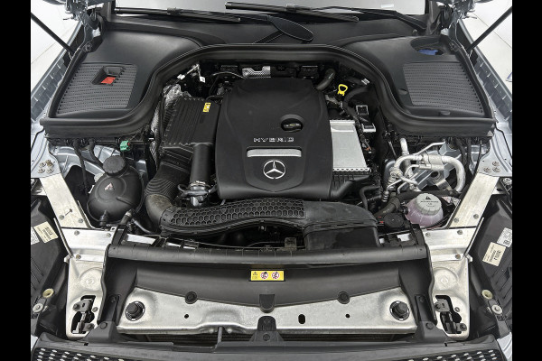 Mercedes-Benz GLC 300 e 4MATIC Business Solution AMG 5 spaaks lichtmetalen velgen | Navigatie | Parking support met camera achter | Night pack | Inclusief 24 maanden MB Certified garantie voor Europa.