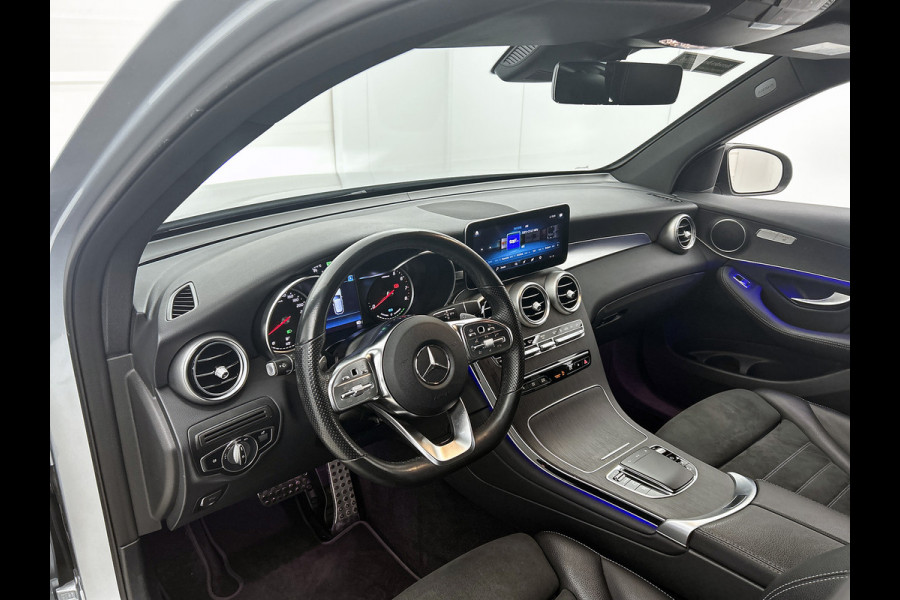 Mercedes-Benz GLC 300 e 4MATIC Business Solution AMG 5 spaaks lichtmetalen velgen | Navigatie | Parking support met camera achter | Night pack | Inclusief 24 maanden MB Certified garantie voor Europa.