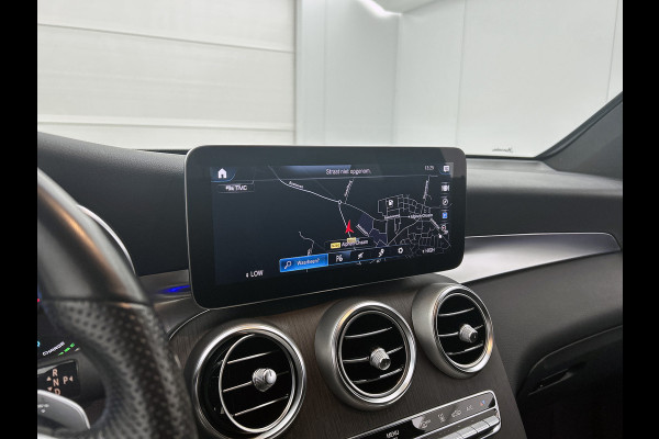 Mercedes-Benz GLC 300 e 4MATIC Business Solution AMG 5 spaaks lichtmetalen velgen | Navigatie | Parking support met camera achter | Night pack | Inclusief 24 maanden MB Certified garantie voor Europa.