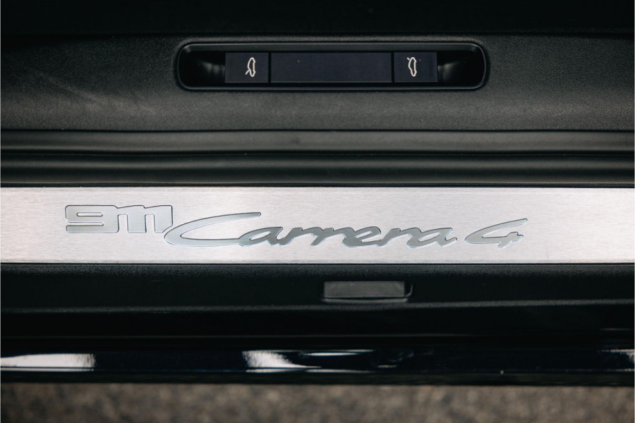 Porsche 911 3.0 Carrera 4 | Sport chrono | verwarmde en verkoelde sportstoelen | schuif-/kanteldak |