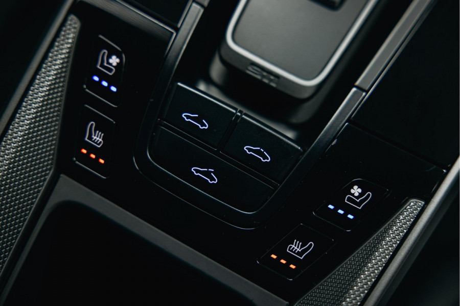 Porsche 911 3.0 Carrera 4 | Sport chrono | verwarmde en verkoelde sportstoelen | schuif-/kanteldak |