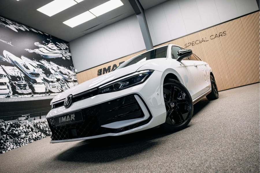 Volkswagen Passat R-Line Diesel | Trekhaak | Pano | Head-up | Stoelmassage |