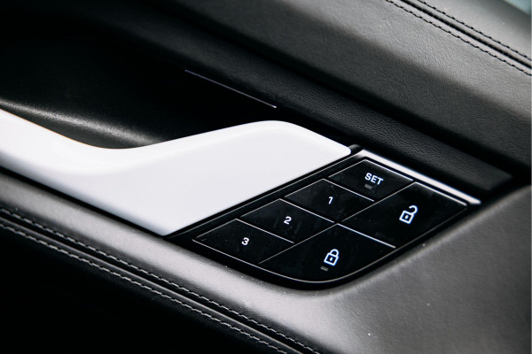 Porsche Taycan Performance 84 kWh | NL geleverd | Sport Chrono | Bose | Electric Sport Sound | Stoelverwarming |