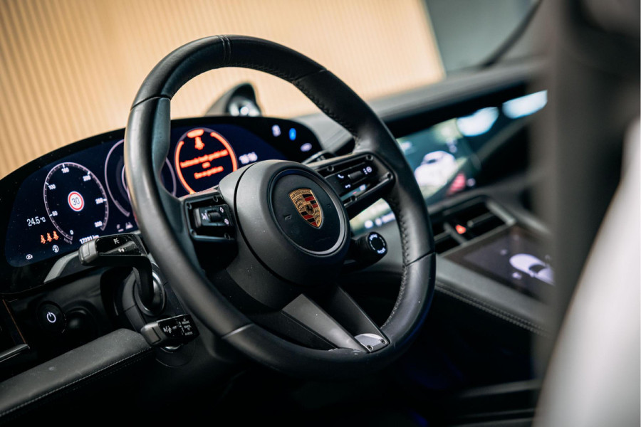 Porsche Taycan Performance 84 kWh | NL geleverd | Sport Chrono | Bose | Electric Sport Sound | Stoelverwarming |