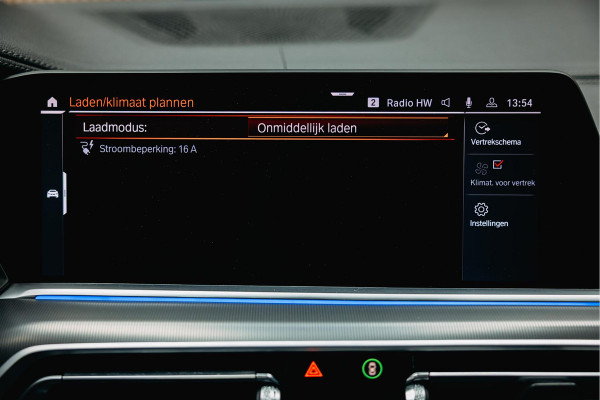 BMW X5 xDrive45e High Executive | Pano | Trekhaak | Luchtvering  | Stoelverwarming |