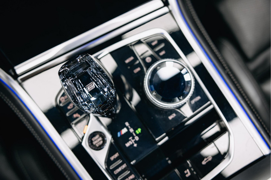 BMW 8 Serie M850i xDrive High Executive | Cabrio | Head-Up | 360 Camera | Bowers & Wilkins | Stuurverwarming |