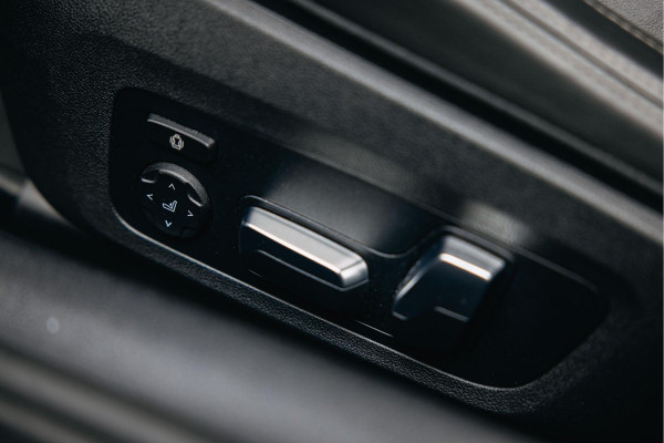 BMW 8 Serie M850i xDrive High Executive | Cabrio | Head-Up | 360 Camera | Bowers & Wilkins | Stuurverwarming |