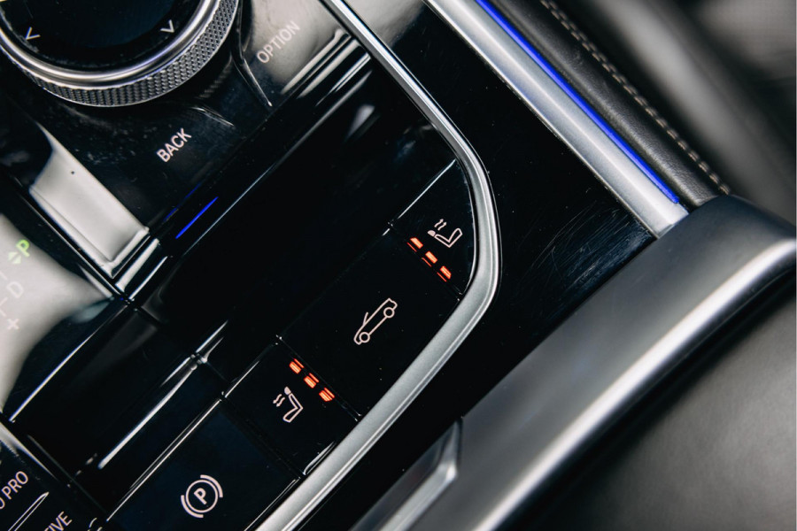 BMW 8 Serie M850i xDrive High Executive | Cabrio | Head-Up | 360 Camera | Bowers & Wilkins | Stuurverwarming |