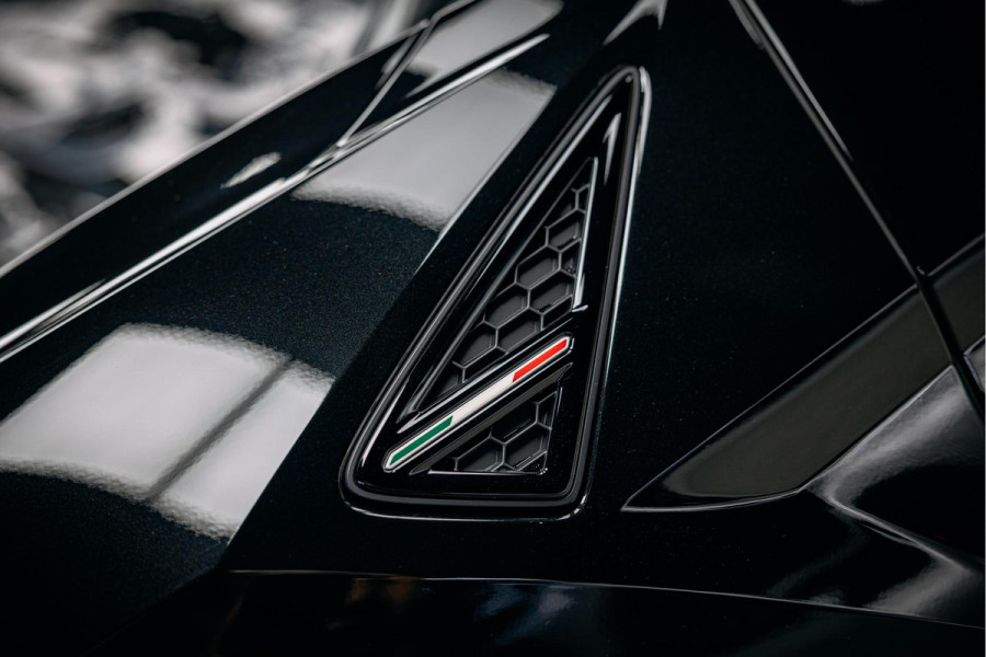 Lamborghini Urus 4.0 V8 S | Urus S | BTW | Akrapovic | Luchtvering | Geel stiksel pakket |