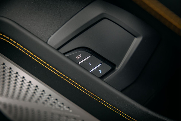 Lamborghini Urus 4.0 V8 S | Urus S | BTW | Akrapovic | Luchtvering | Geel stiksel pakket |