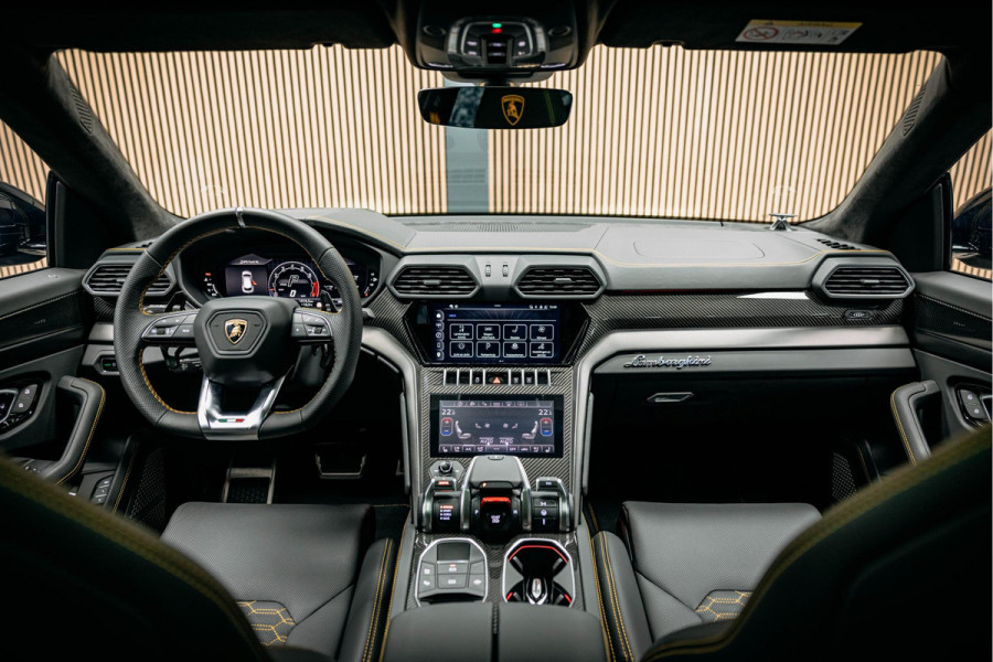 Lamborghini Urus 4.0 V8 S | Urus S | BTW | Akrapovic | Luchtvering | Geel stiksel pakket |