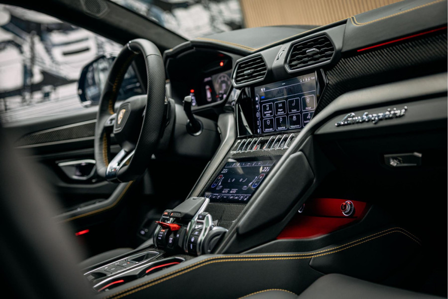 Lamborghini Urus 4.0 V8 S | Urus S | BTW | Akrapovic | Luchtvering | Geel stiksel pakket |