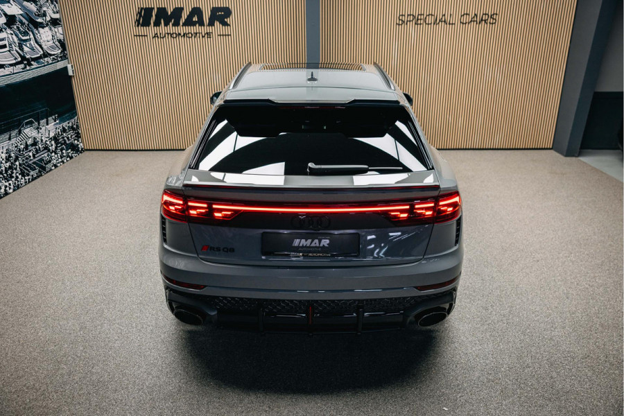 Audi RSQ8 Performance 4.0 TFSI RSQ8 quattro Performance Nieuwe Audi RSQ8 performance Urban Akarapovic Vossen 24 inch Full options Carbon, Nardo