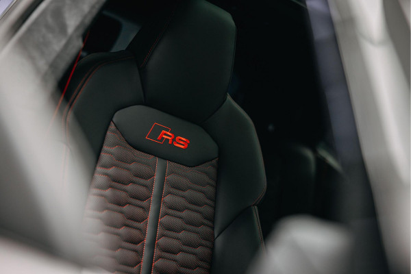 Audi RSQ8 Performance 4.0 TFSI RSQ8 quattro Performance Nieuwe Audi RSQ8 performance Urban Akarapovic Vossen 24 inch Full options Carbon, Nardo