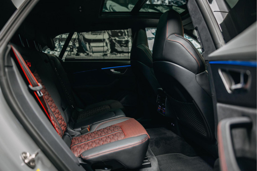 Audi RSQ8 Performance 4.0 TFSI RSQ8 quattro Performance Nieuwe Audi RSQ8 performance Urban Akarapovic Vossen 24 inch Full options Carbon, Nardo